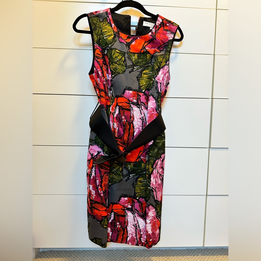 Trina Turk Mirren Rose Floral Print Chunky Belted Sheath Dress Silk Gray Size 8